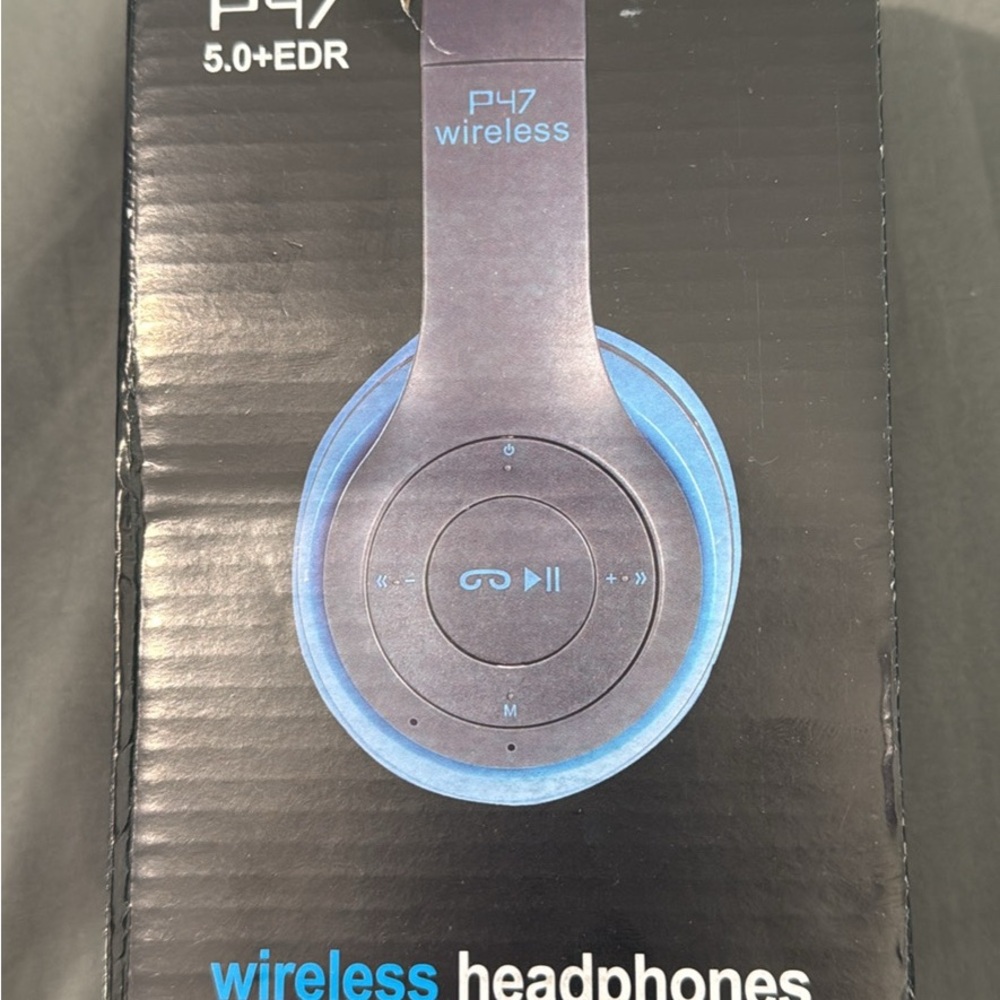 P47 Wireless Headphones - Blue and Black